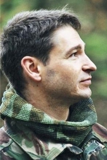 Actor Leslie Simpson