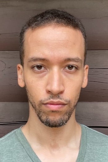 Actor Warren E. Hull