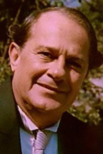Actor José Van de Kamp