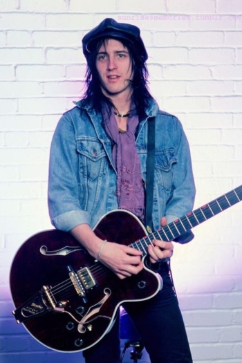 Actor Izzy Stradlin