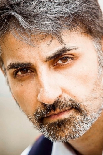 Actor Akbar Kurtha