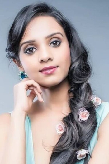 Actor Kshitija Saxena