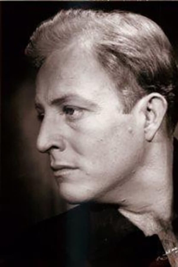 Actor Simon Scott