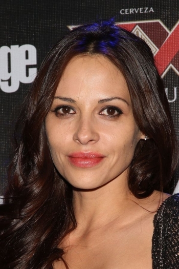 Actor Elizabeth Cervantes