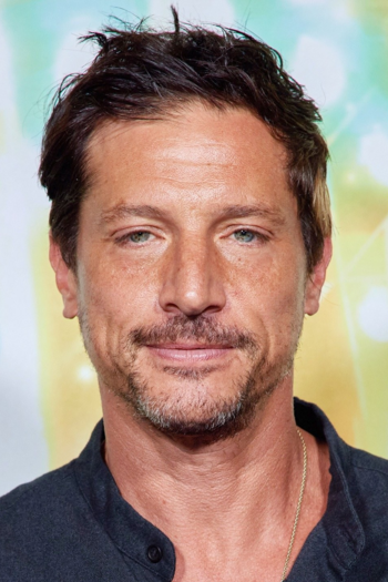 Actor Simon Rex