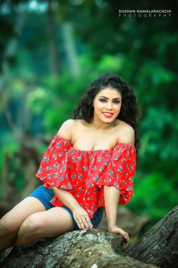 Actor Thushari Wehella