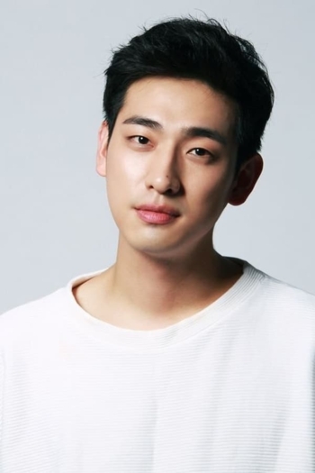 Actor Yoon Park