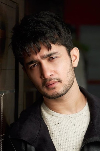 Actor Ashish Bisht