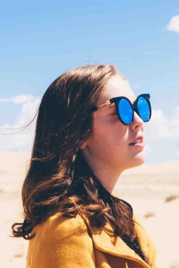 Actor Chloë Saunders