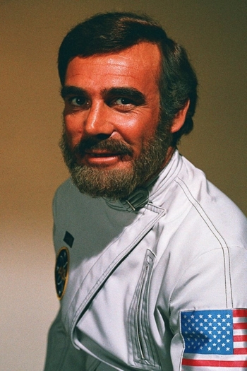 Actor Robert Gunner