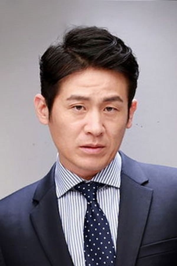 Actor Jung Jin