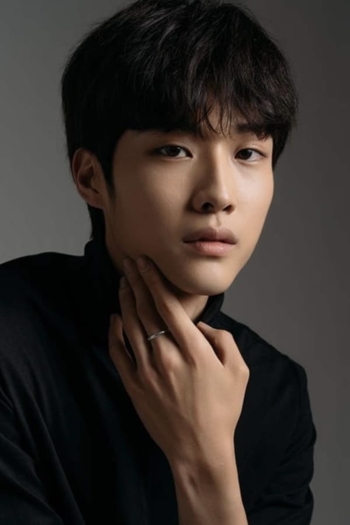 Actor Lee Jong-won