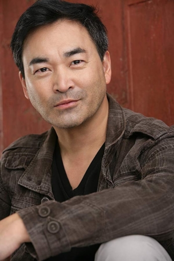 Actor Larry Tazuma