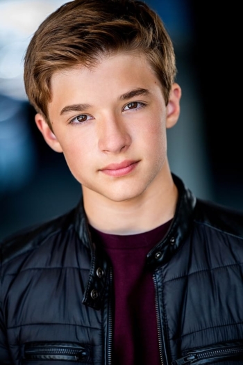 Actor Avery Esteves