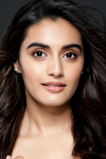 Actor Divyansha Kaushik