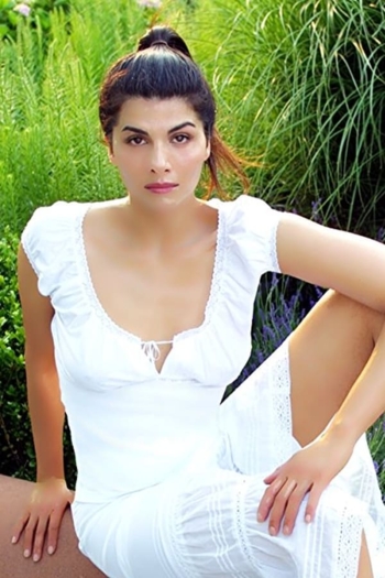 Actor Nazanin Homa