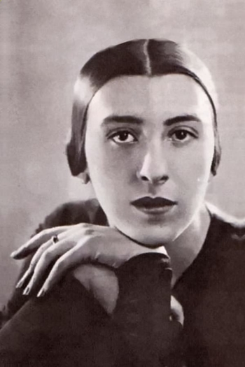 Actor Yelena Ilyushchenko