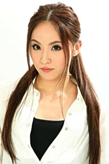 Actor Ayumi Shimozono