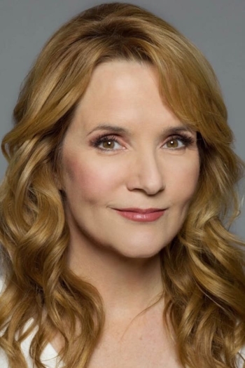 Actor Lea Thompson