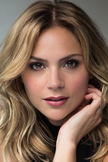 Actor Karissa Lee Staples