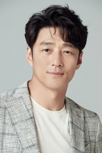 Actor Ji Jin-hee