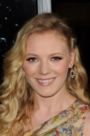 Actor Emma Bell
