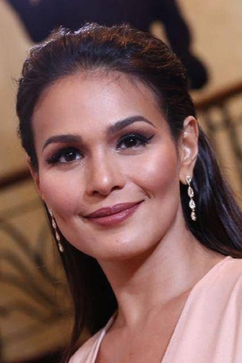 Actor Iza Calzado