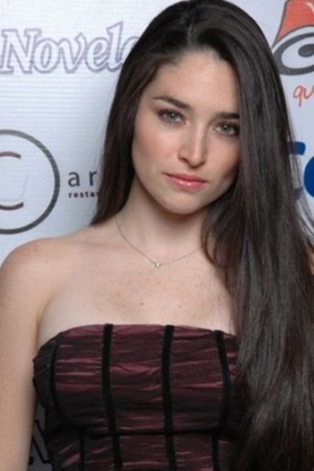 Actor Wendy González