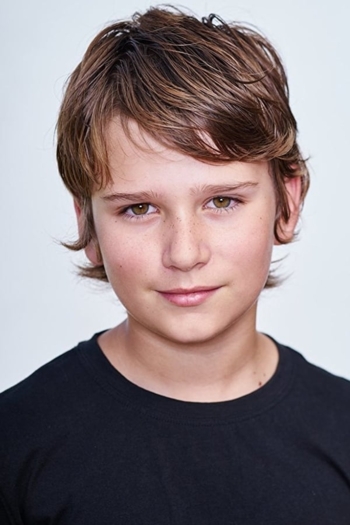 Actor Ezra Barry