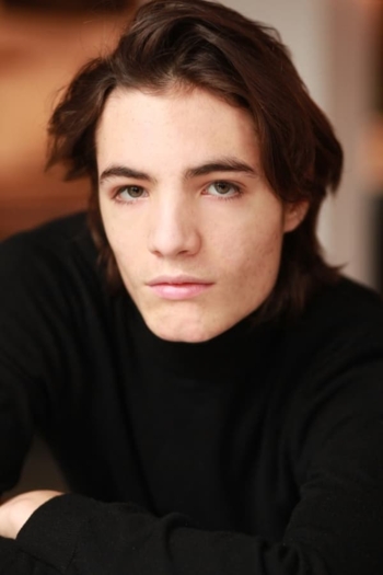 Actor Elliott Mitrani