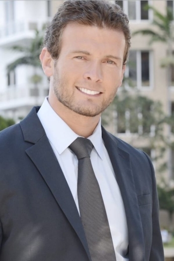 Actor Aleksander Vayshelboym