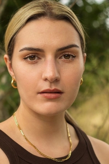 Actor Beatrice Fletcher