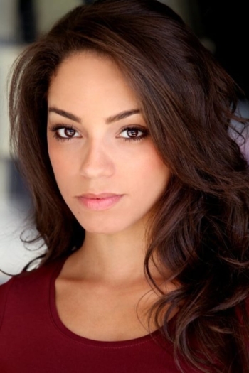 Actor Jenn Pinto