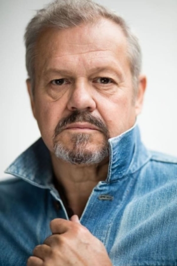 Actor Charley Pasteleurs