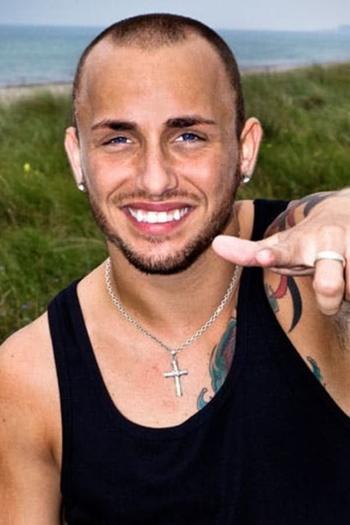 Actor Kenneth 'X’en' Moe