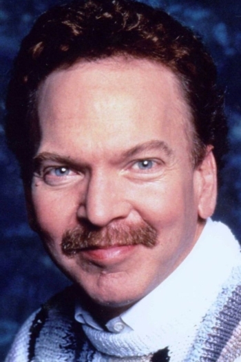 Actor Dennis Wolfberg