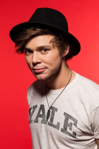 Actor Ashton Irwin