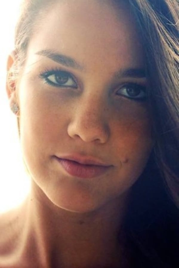 Actor Alessandra Esparza