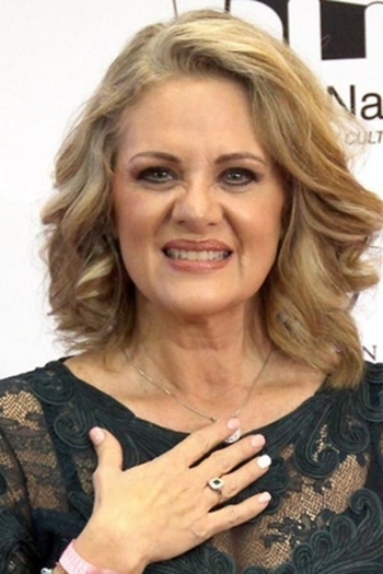 Actor Erika Buenfil