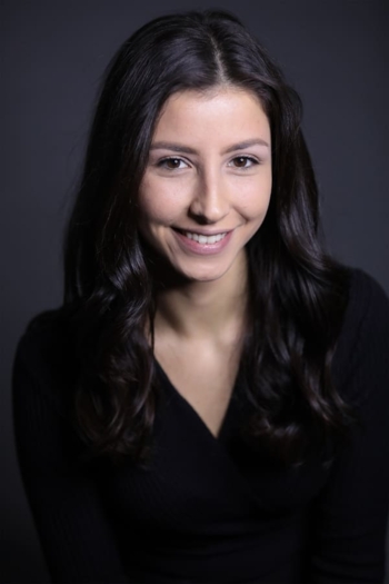 Actor İzel Demirhan