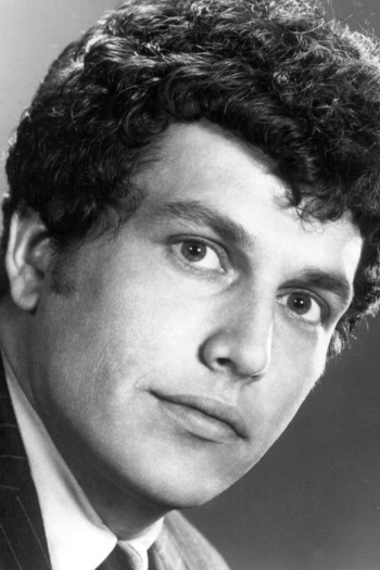 Actor David Arkin
