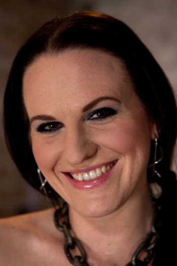 Book author Sophie Monroe