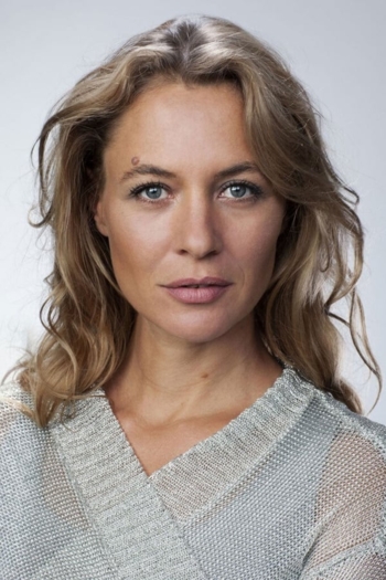 Actor Julia Thurnau