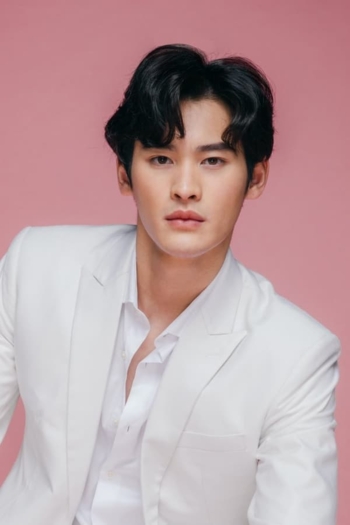 Actor Noppakao Dechaphatthanakun