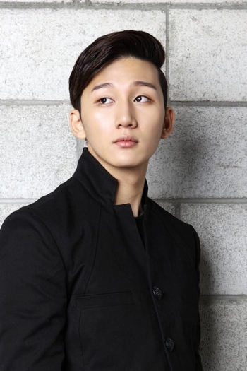 Actor Kim Hyun-woo