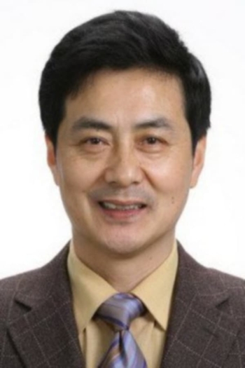 Actor Weiping Liang