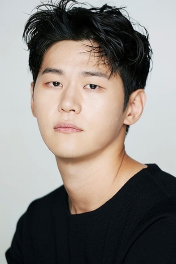 Actor Lee Hak-ju