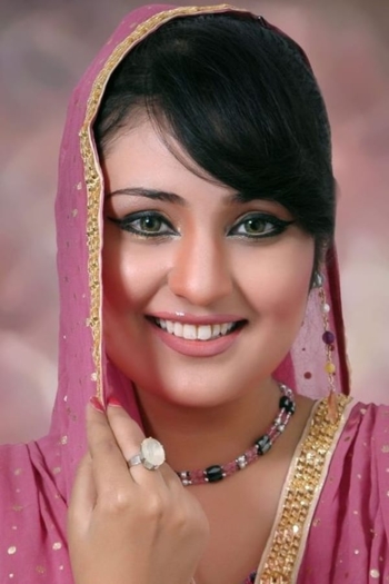 Actor Sara Raza Khan