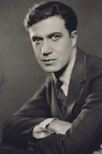 Actor Arthur Edmund Carewe