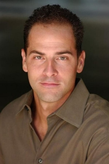 Actor Mike Sode